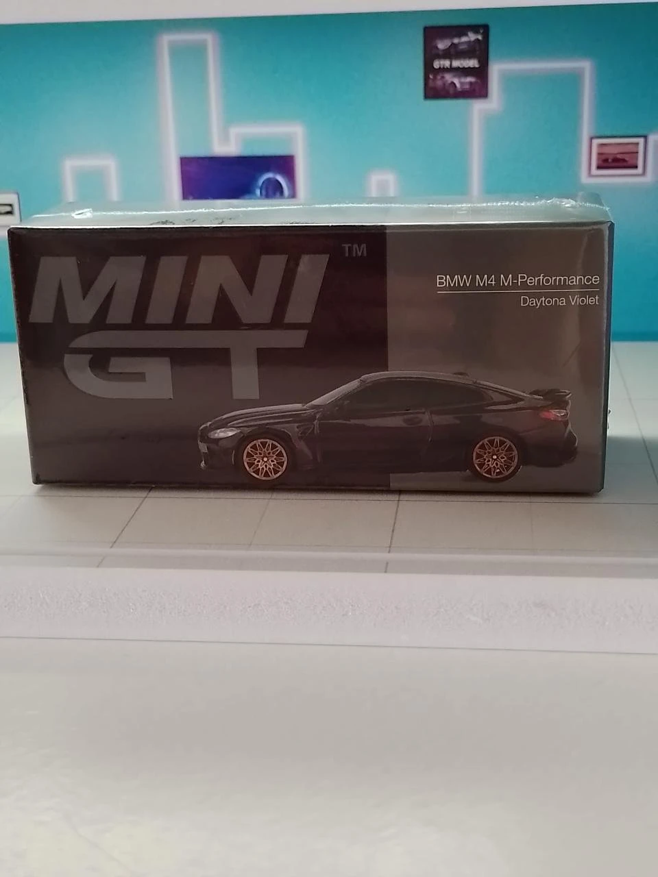 Mini GT 1/64 MGT1112 BMW M4 M-Performance - Daytona Violet - NEW/SEALED – photo 2